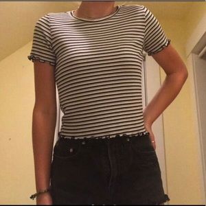 Striped lettuce edge tee